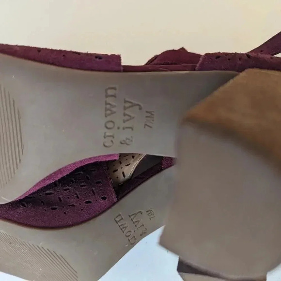 NWT Crown & Ivy Suede Stacked Heels - 7.5 - Picture 8 of 8